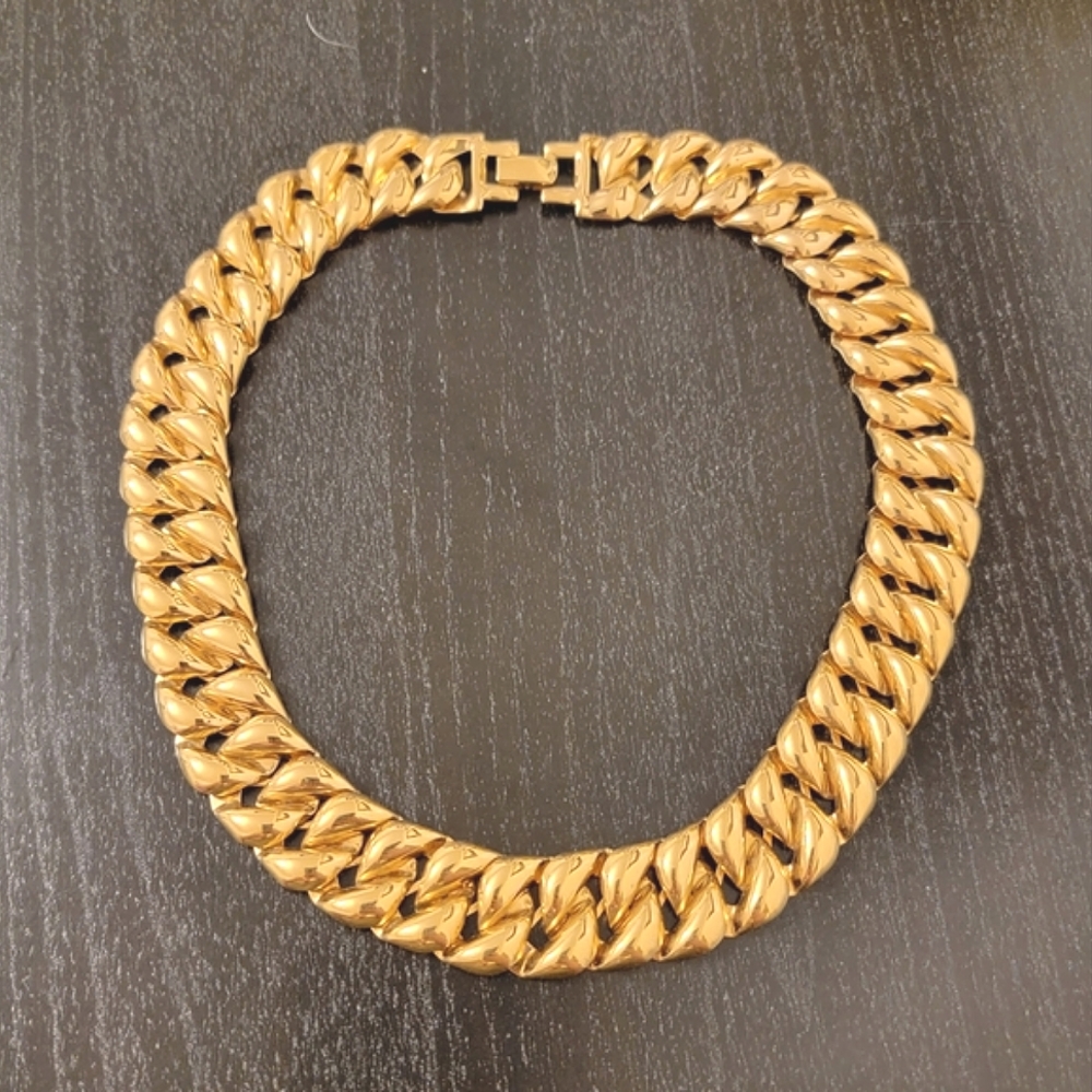 TRIFARI Vintage Signed Thick Chunky Shiny Gold Chain Link Necklace 80s Glam